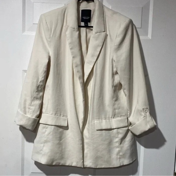Simply Vera Vera Wang Jackets & Blazers - Simply Vera Vera Wang Women's Ivory Blazer